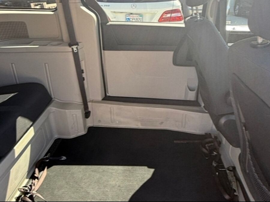 2010 Dodge Grand Caravan SXT - Photo 14