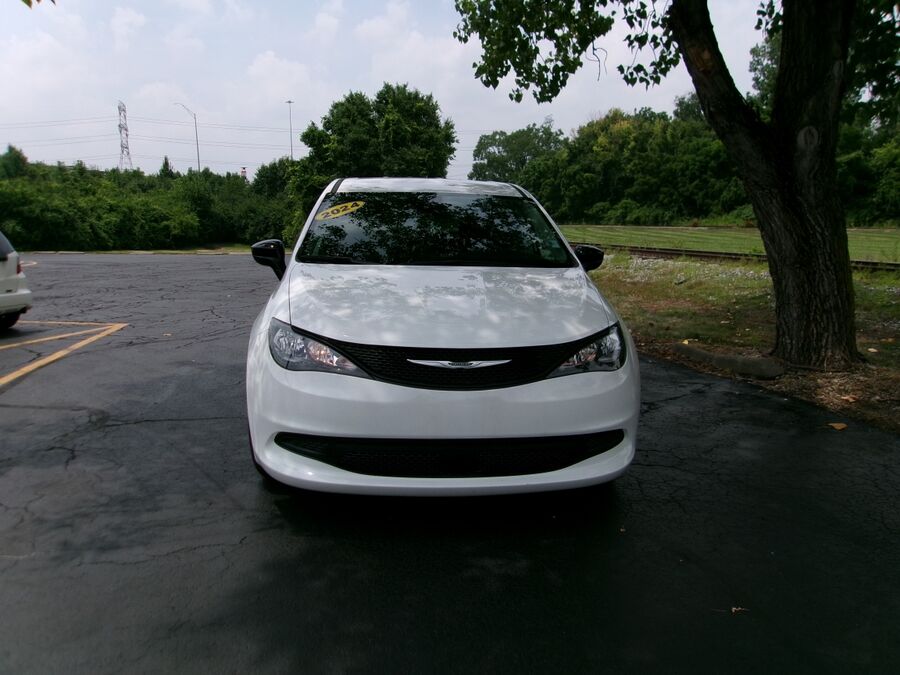 2024 Chrysler Voyager LX - Photo 15