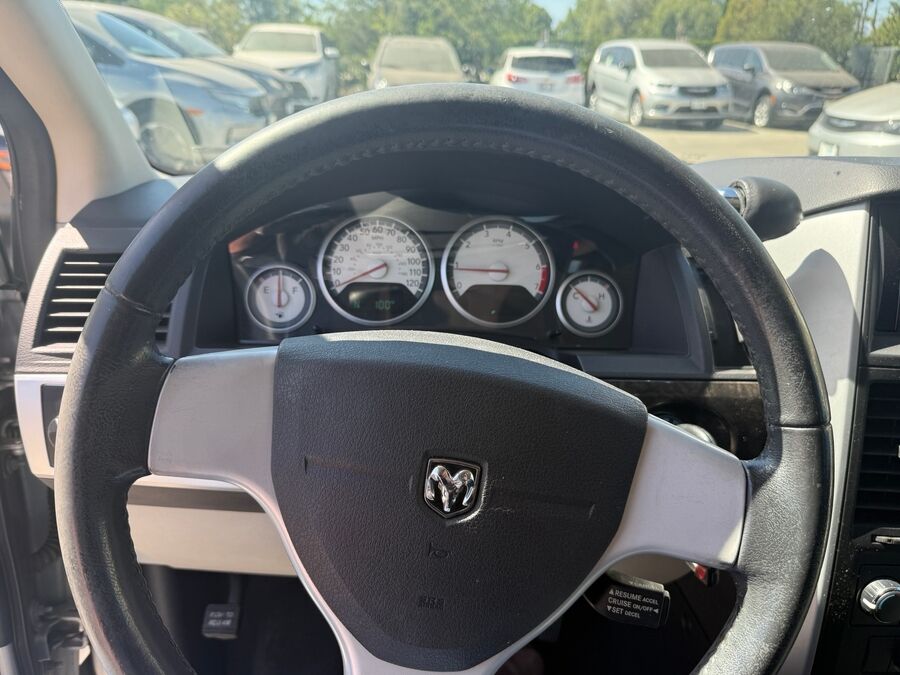 2010 Dodge Grand Caravan SXT - Photo 10