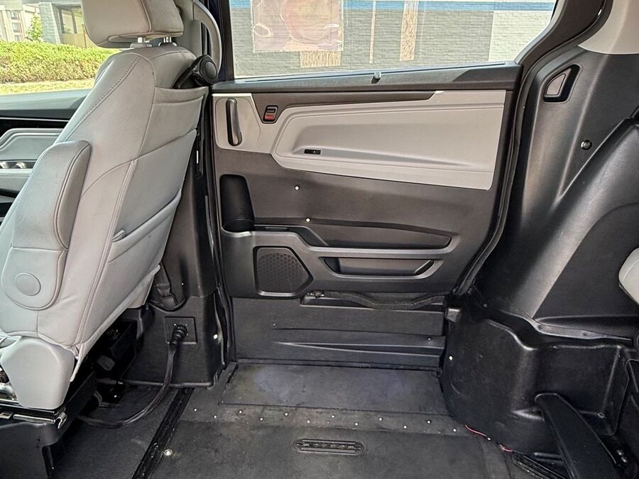 2022 Honda Odyssey Touring - Photo 22