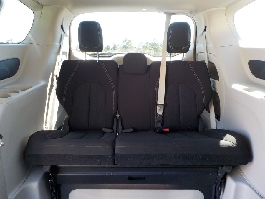 2023 Chrysler Voyager LX - Photo 36