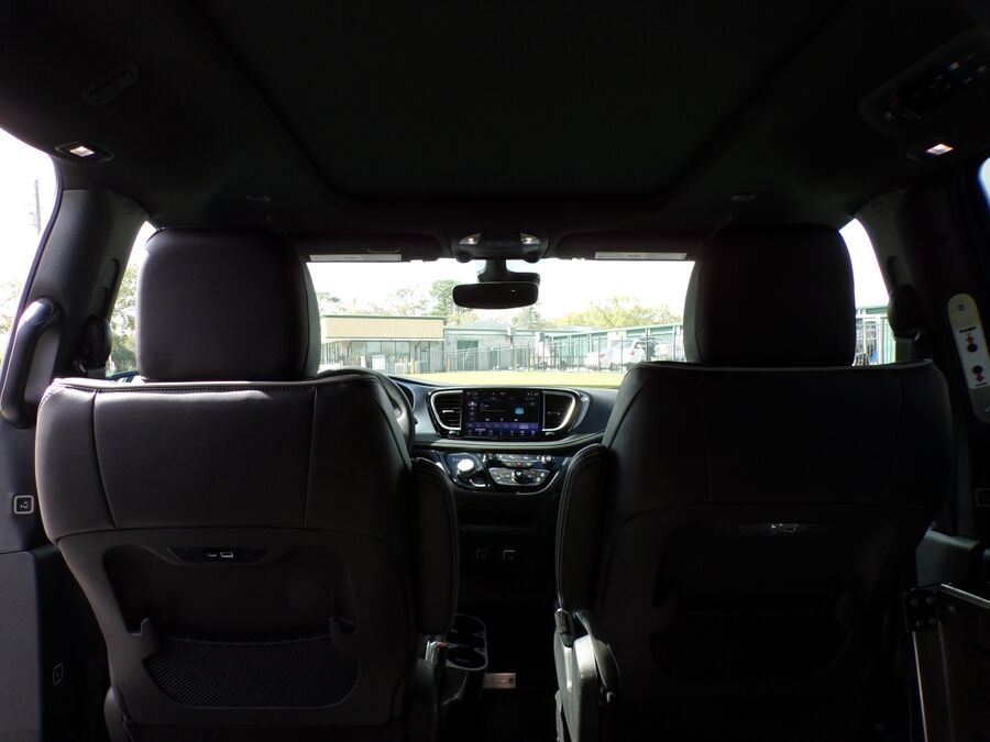 2026 Chrysler Pacifica Limited - Photo 17