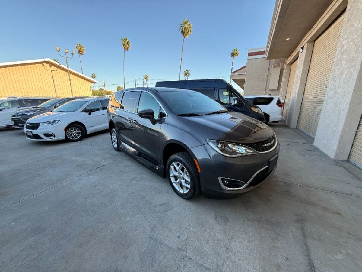 2018 Chrysler Pacifica Touring Plus - Photo 13
