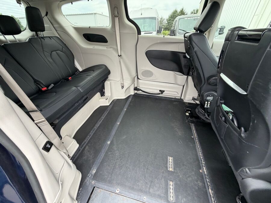 2020 Chrysler Pacifica Touring L Plus - Photo 14