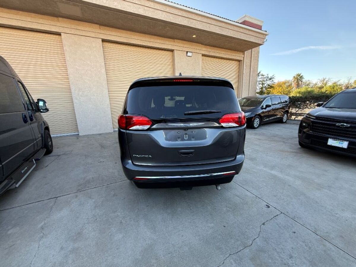 2018 Chrysler Pacifica Touring Plus - Photo 10