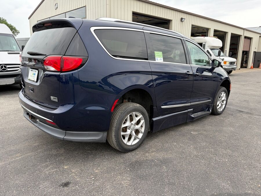 2020 Chrysler Pacifica Touring L Plus - Photo 11