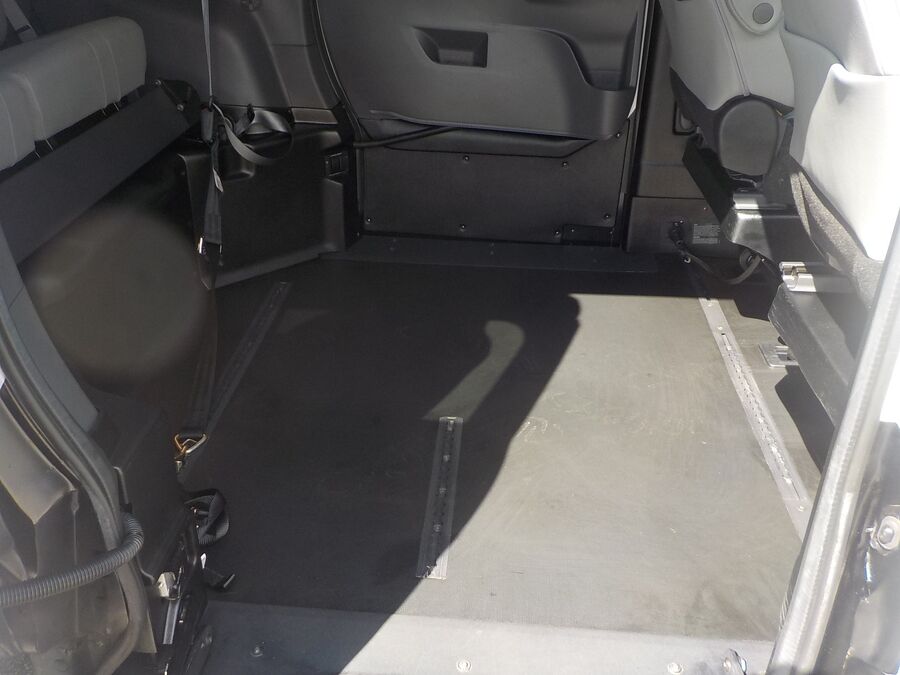 2023 Toyota Sienna XLE - Photo 19