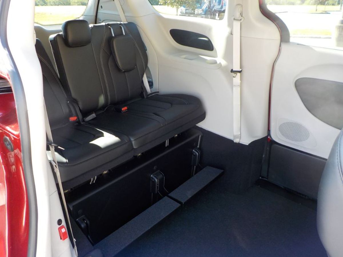 2024 Chrysler Pacifica Touring L - Photo 17
