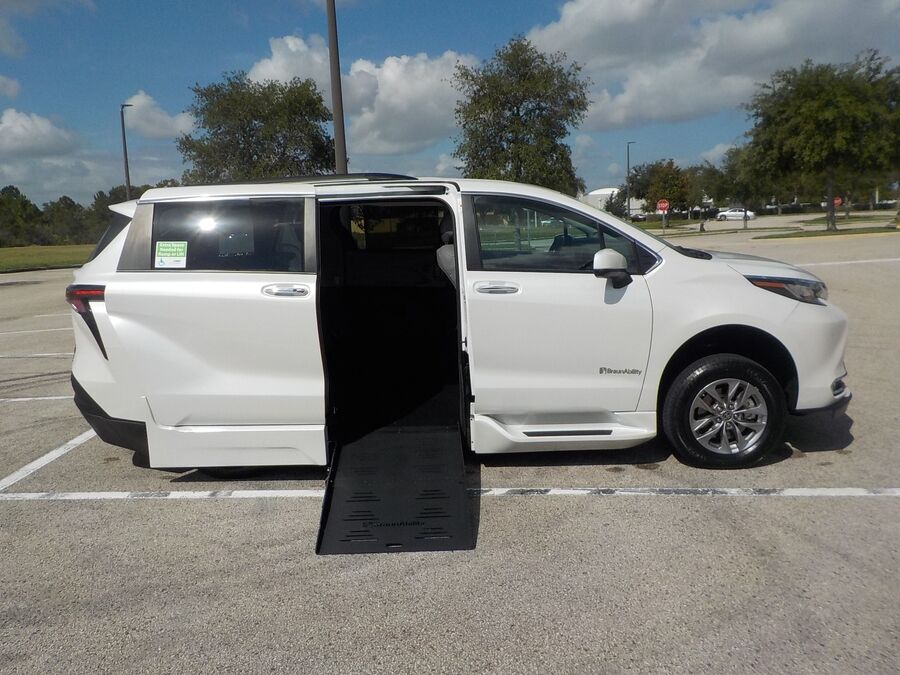 2023 Toyota Sienna