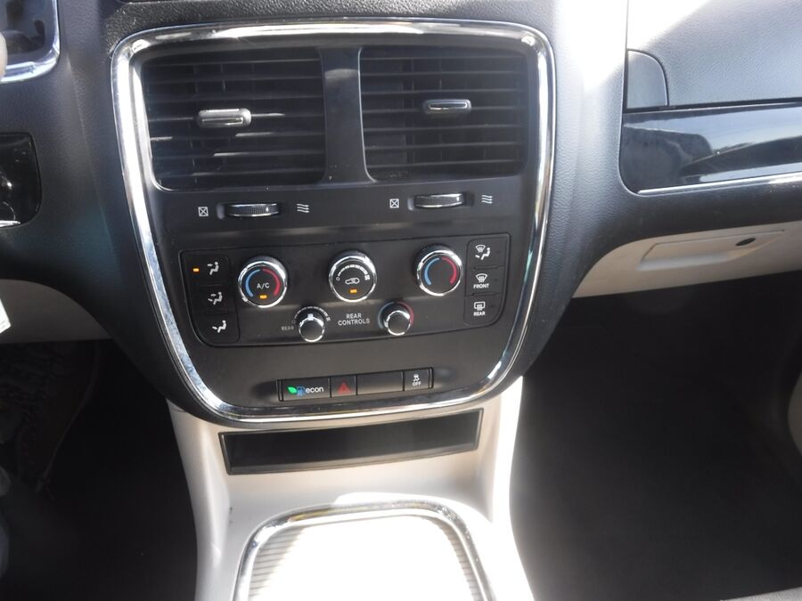 2019 Dodge Grand Caravan SXT - Photo 14