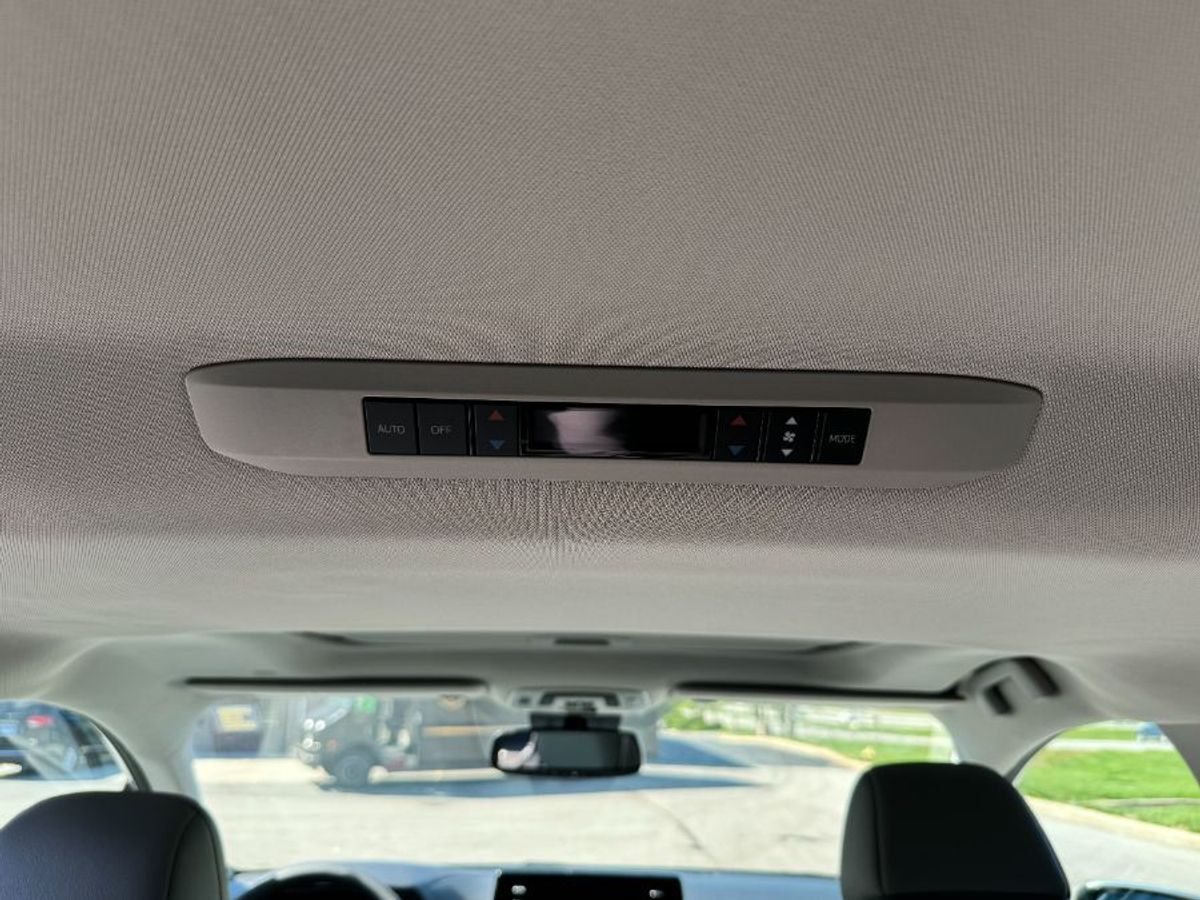 2024 Toyota Sienna XLE - Photo 10