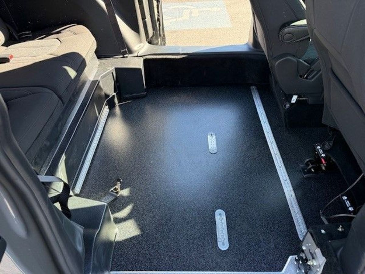 2024 Chrysler Pacifica Touring L - Photo 18