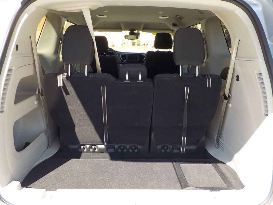 2023 Chrysler Voyager LX - Photo 39