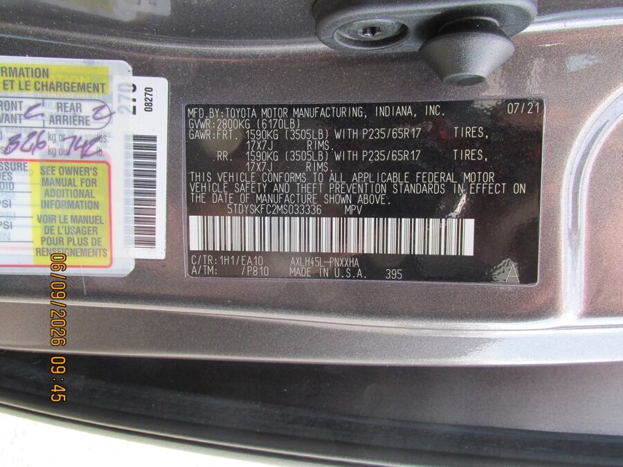 2021 Toyota Sienna XLE - Photo 16