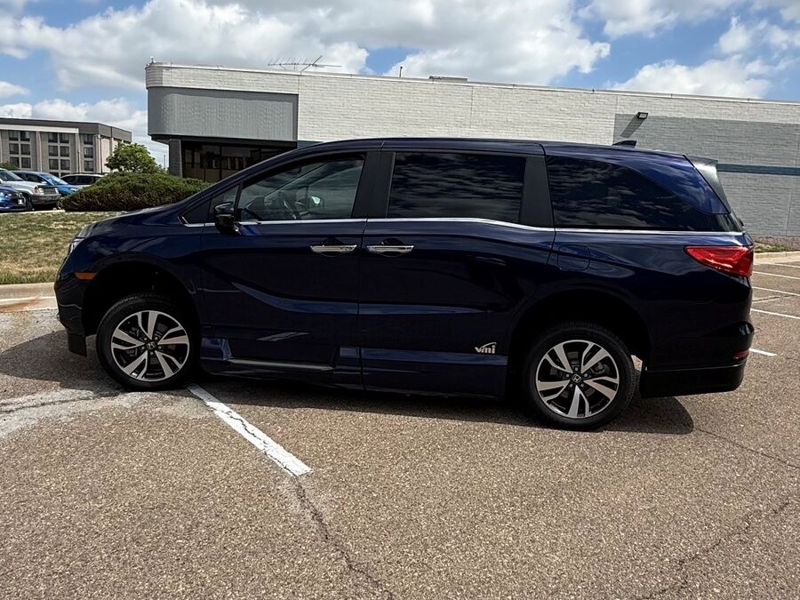 2022 Honda Odyssey Touring - Photo 6