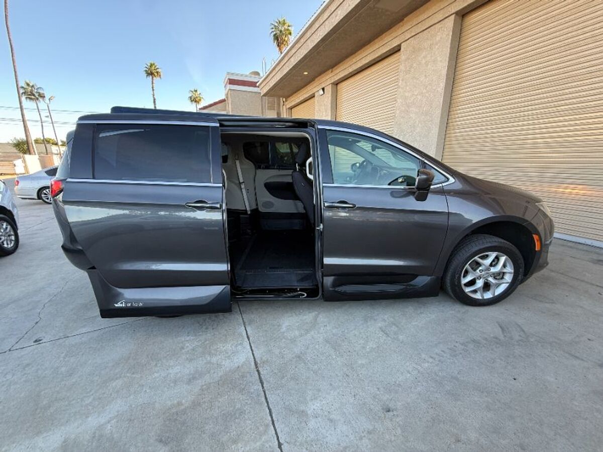 2018 Chrysler Pacifica Touring Plus - Photo 14
