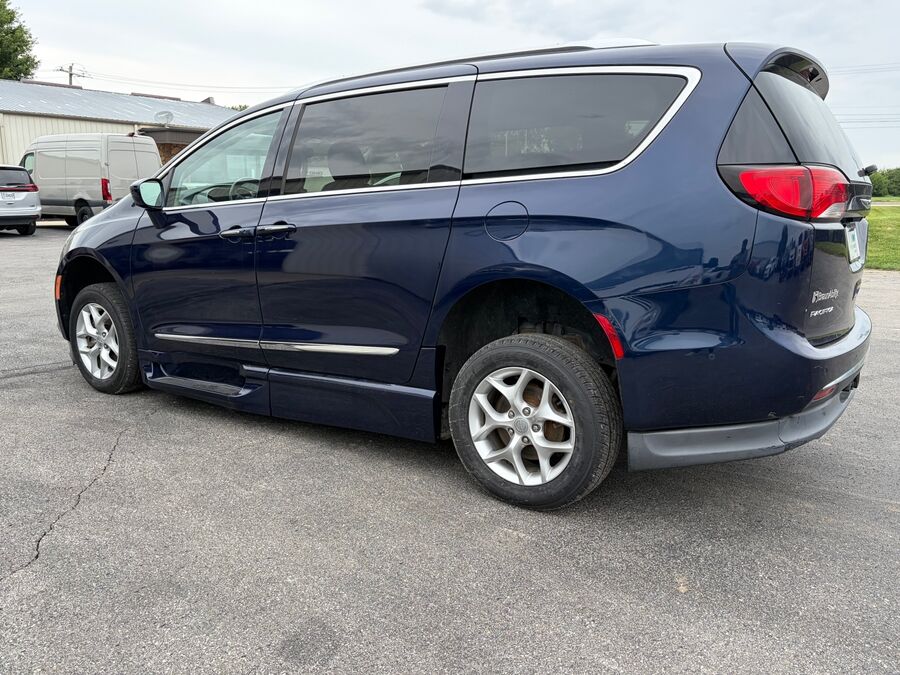 2020 Chrysler Pacifica Touring L Plus - Photo 7