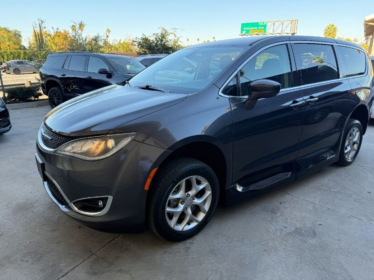 2018 Chrysler Pacifica Touring Plus - Photo 7