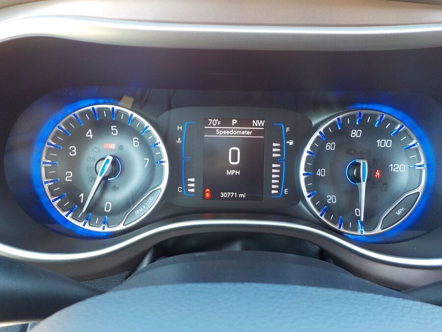 2023 Chrysler Voyager LX - Photo 30