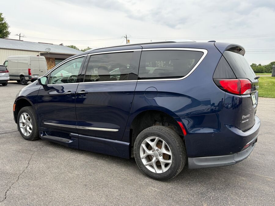 2020 Chrysler Pacifica Touring L Plus - Photo 8