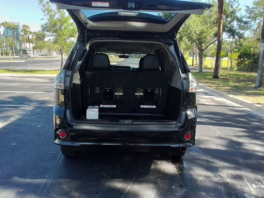 2015 Toyota Sienna SE - Photo 12