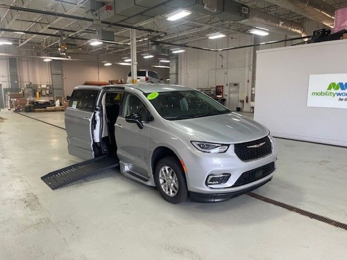 2024 Chrysler Pacifica
