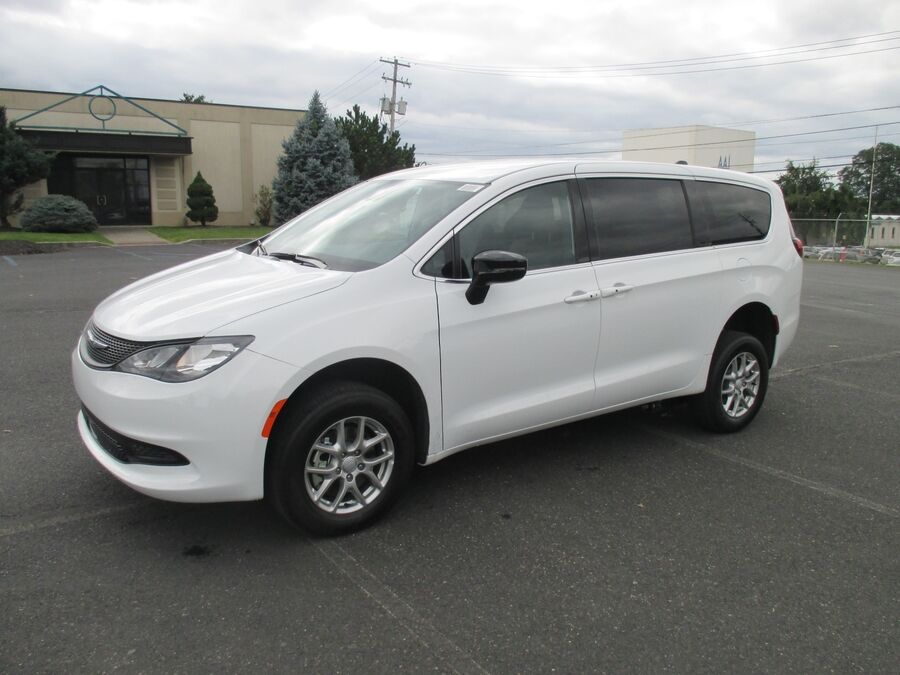 2027 Chrysler Voyager