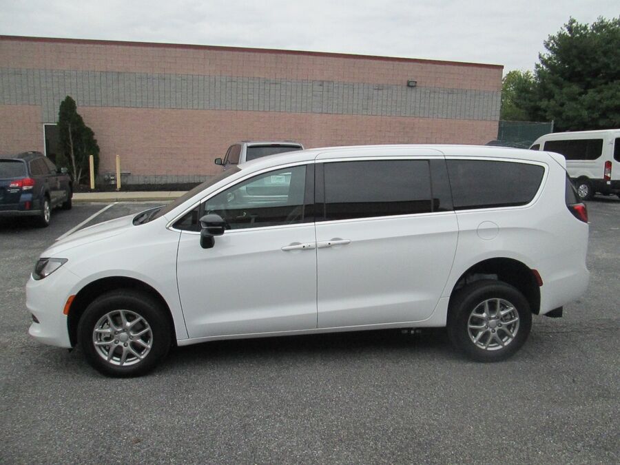 2027 Chrysler Voyager