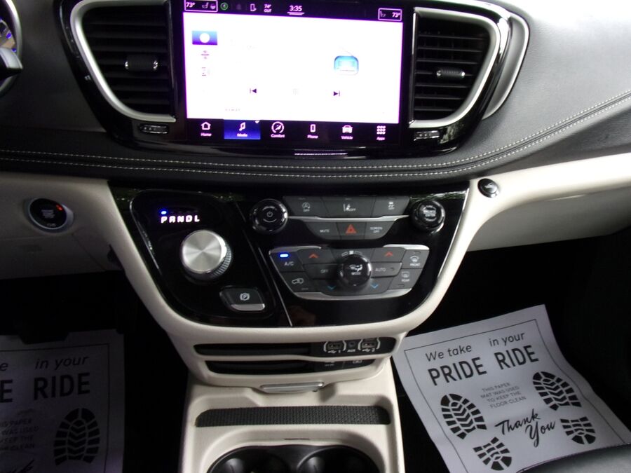 2022 Chrysler Pacifica Touring L - Photo 12