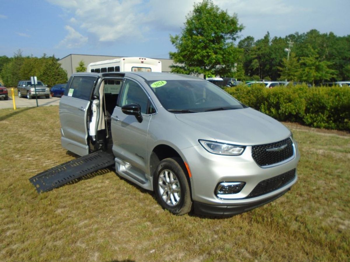 2024 Chrysler Pacifica