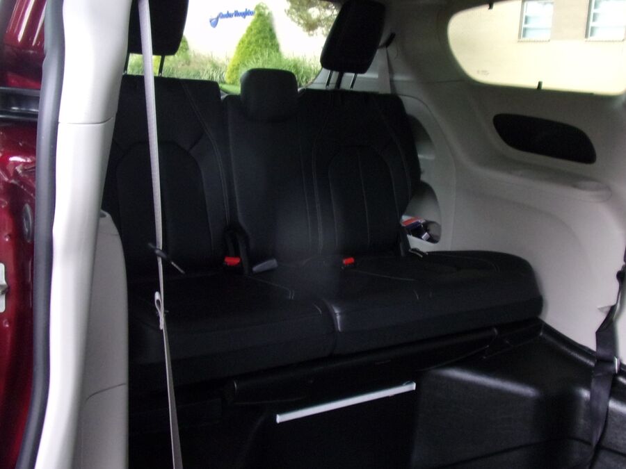 2022 Chrysler Pacifica Touring L - Photo 17
