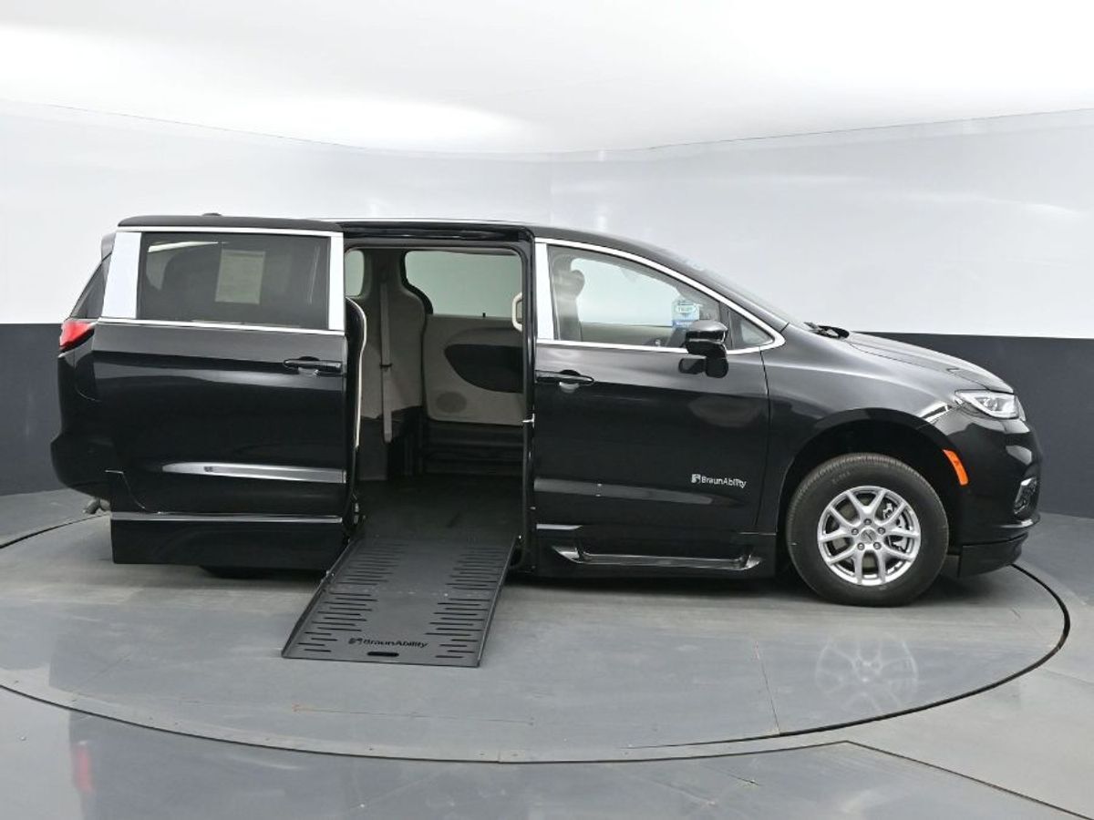 2024 Chrysler Pacifica