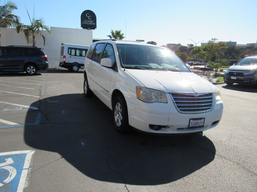 2010 Chrysler Town & Country