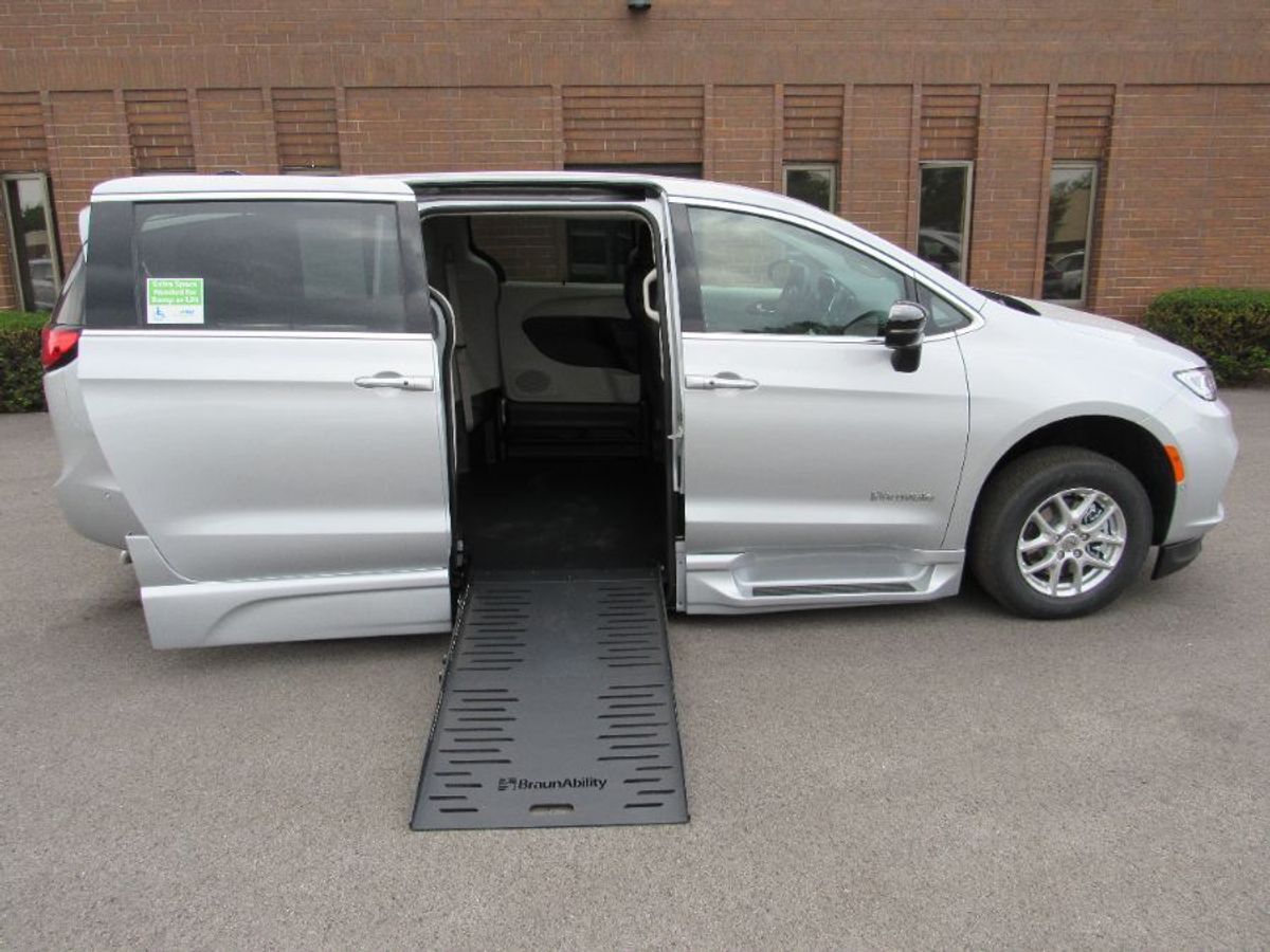 2024 Chrysler Pacifica