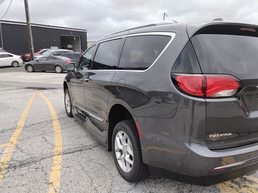 2019 Chrysler Pacifica Touring L - Photo 7