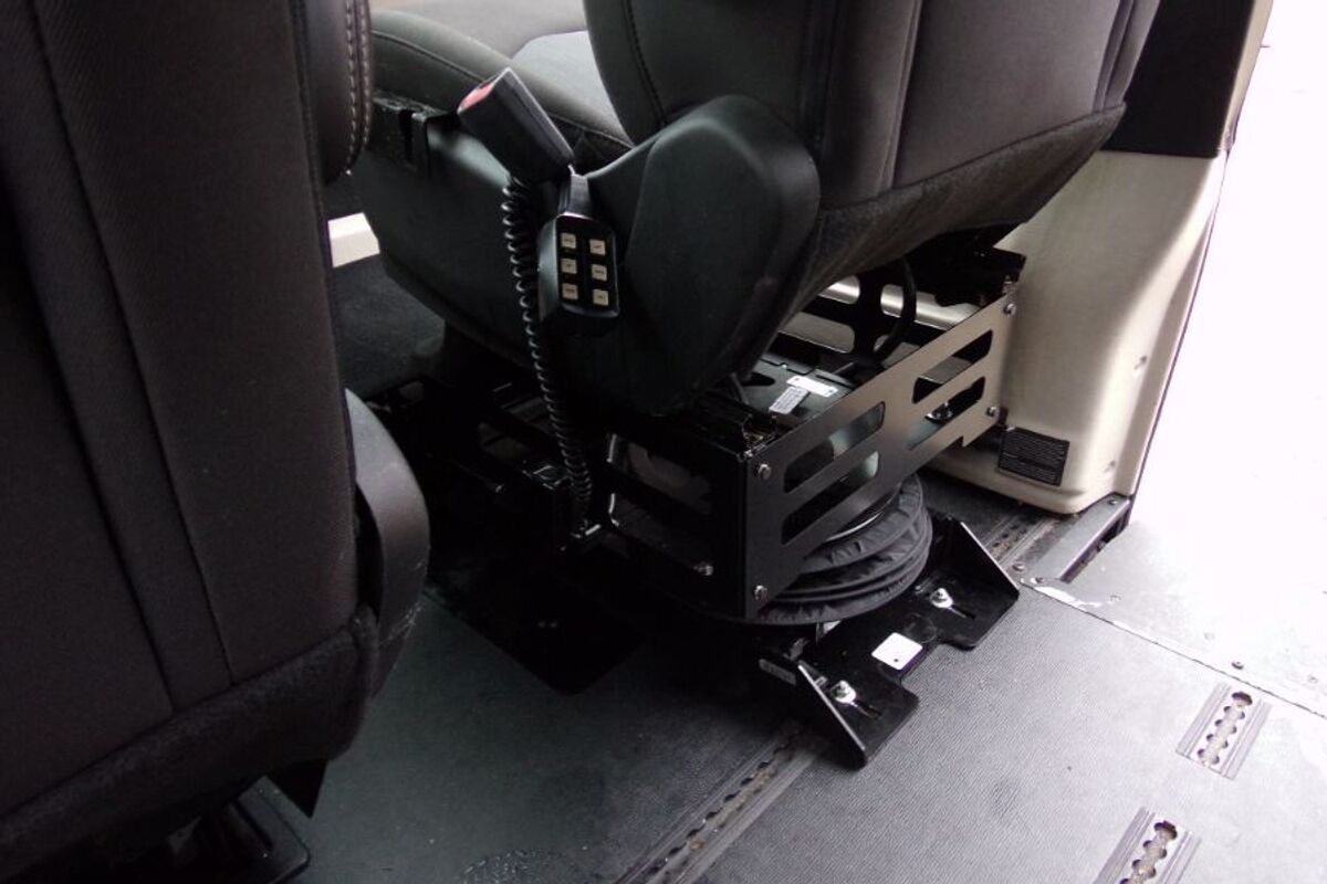 2023 Chrysler Voyager LX - Photo 16