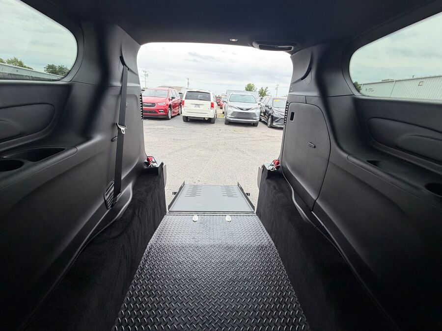 2026 Chrysler Voyager LX - Photo 12