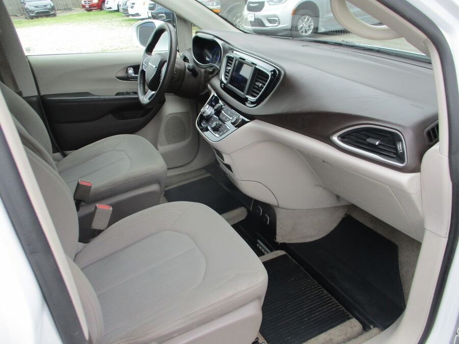 2018 Chrysler Pacifica Touring Plus - Photo 13