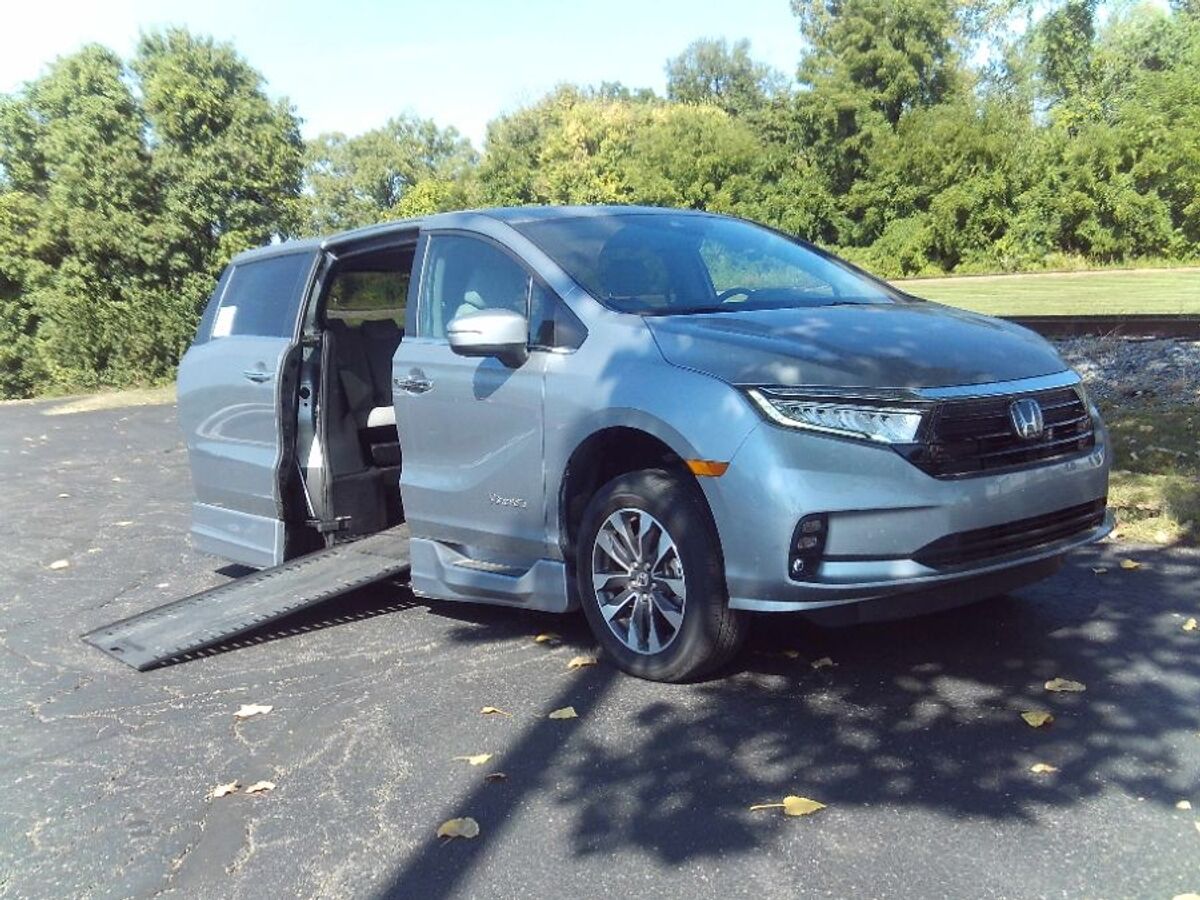 2023 Honda Odyssey EX-L - Photo 23