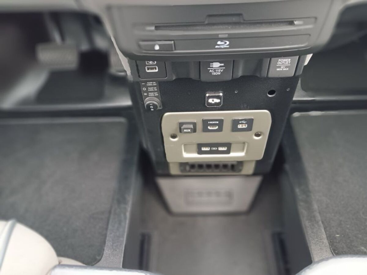 2023 Honda Odyssey Elite - Photo 16