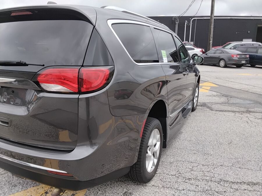 2019 Chrysler Pacifica Touring L - Photo 8