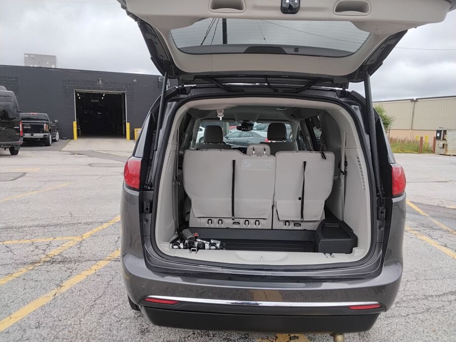 2019 Chrysler Pacifica Touring L - Photo 9