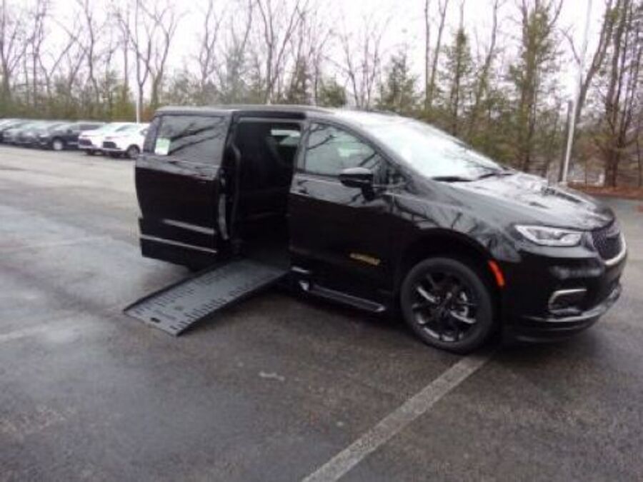 2022 Chrysler Pacifica Touring L - Photo 7