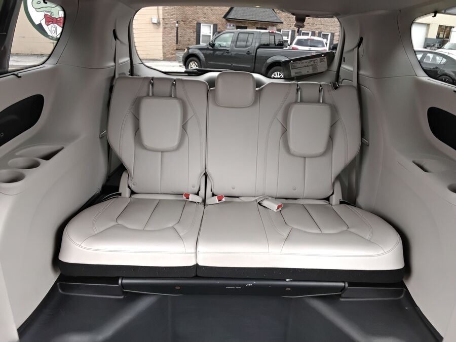 2019 Chrysler Pacifica Touring L - Photo 16