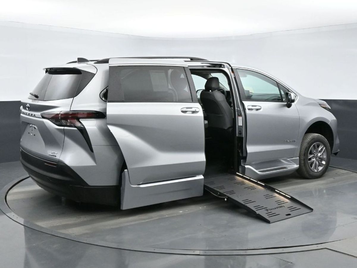 2023 Toyota Sienna 20