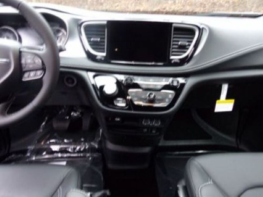 2022 Chrysler Pacifica Touring L - Photo 9