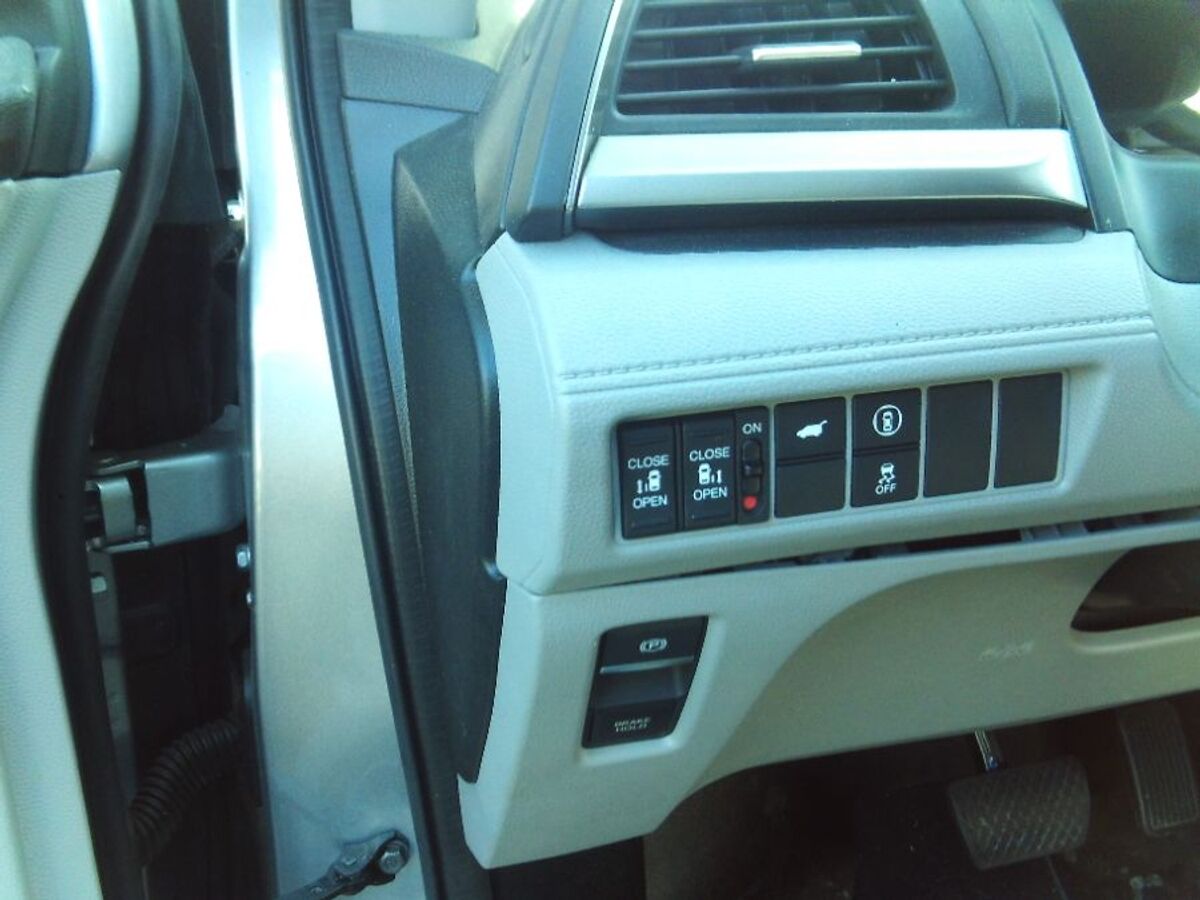 2023 Honda Odyssey EX-L - Photo 7
