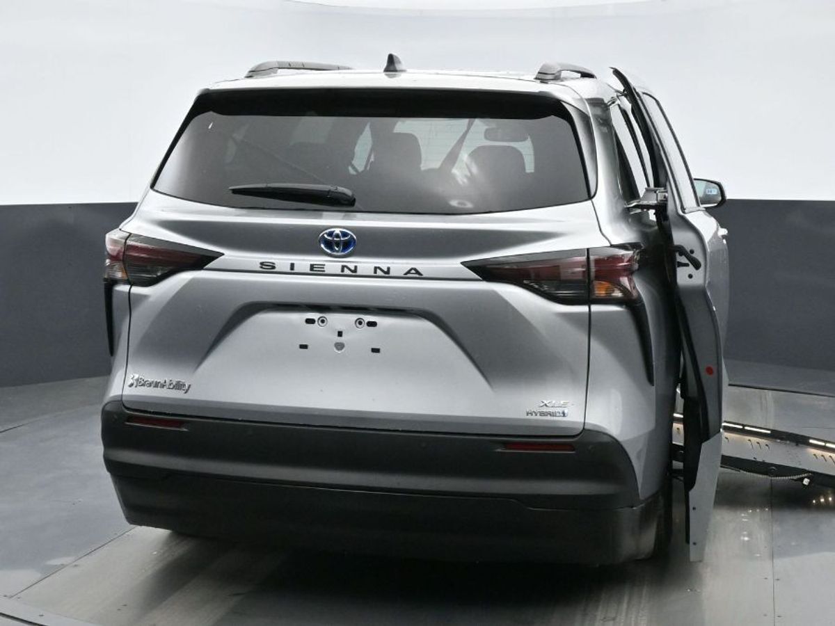2023 Toyota Sienna 19