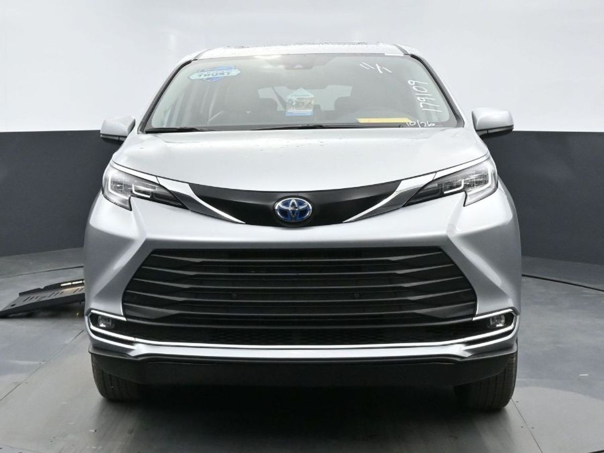 2023 Toyota Sienna 15
