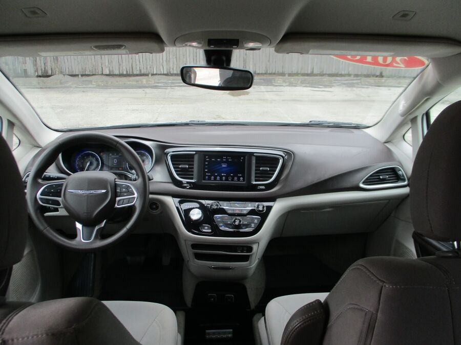 2018 Chrysler Pacifica Touring Plus - Photo 17